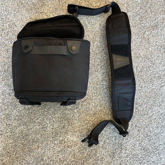 Versatile Black Backpack - Picture 7 of 7